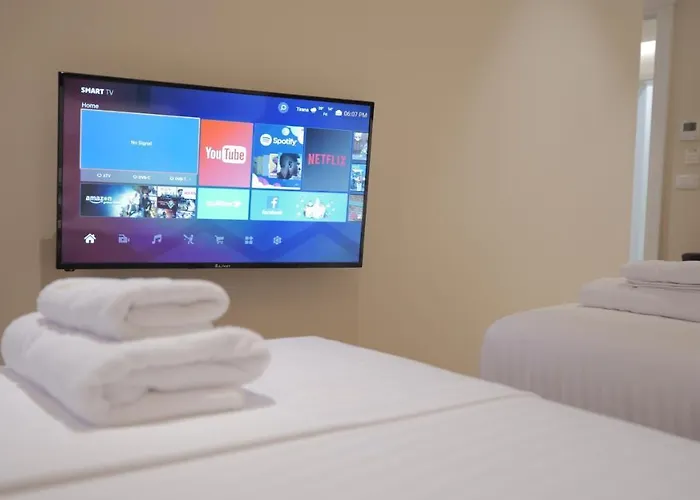 Granda فندق تيرانا